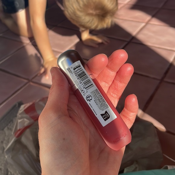 Revlon Ultra HD Matte Lipcolor
Color: 049 KISSES BAISERS - Picture 8 of 9